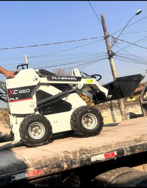 vende-se ou troca-se Mini Carregadeira de 1000kilos - Foto 3