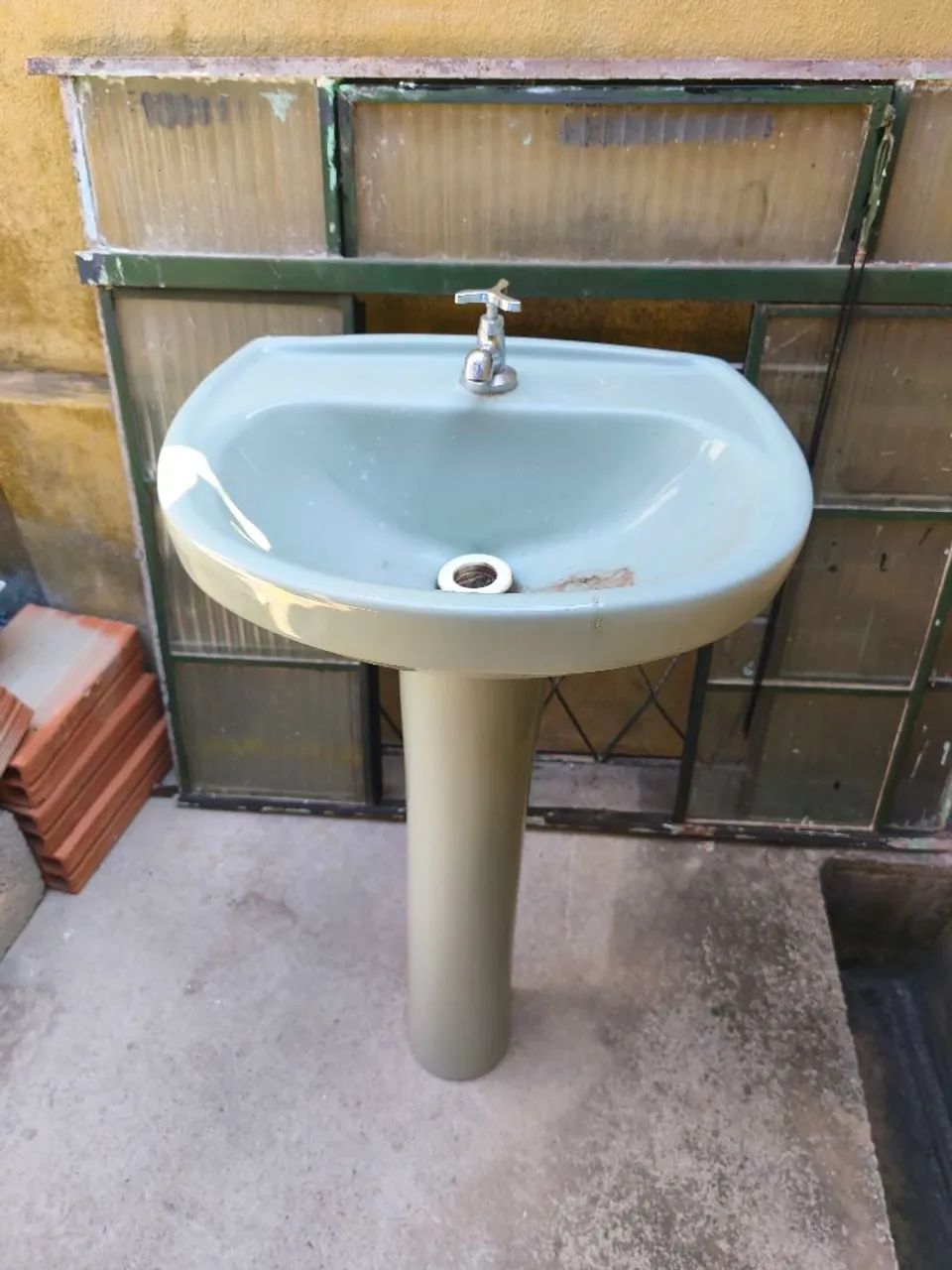 2 Pias de cerâmica com coluna64842826097537122