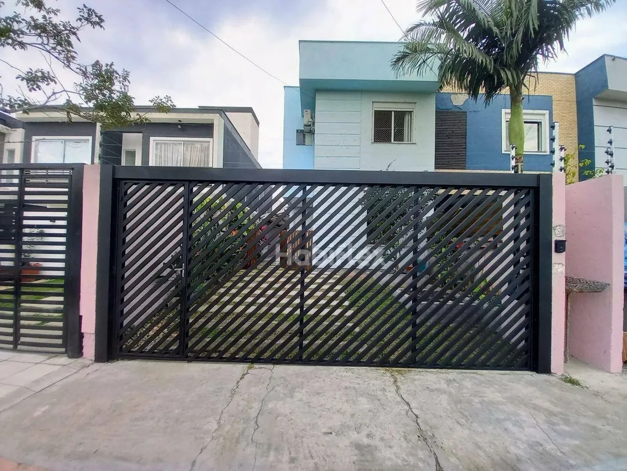 Casa com 3 dormitórios para alugar, 100 m² por R$ 6.640,00/mês - Ribeirão da Ilha - Floria