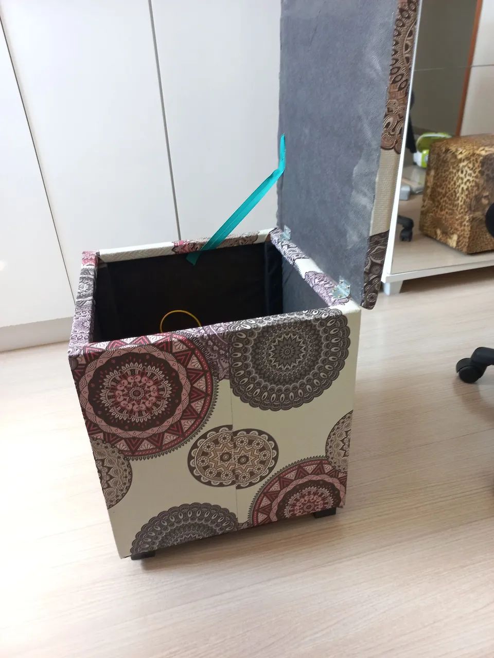 PUFF Bau mandala , 2 iguais 200 reais os dois - Foto 2