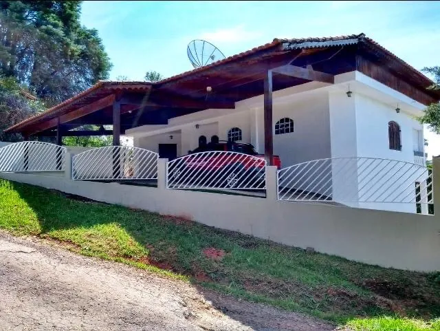 Pé na água em Igarata/excelente casa à beira da represa em condomínio fechado!