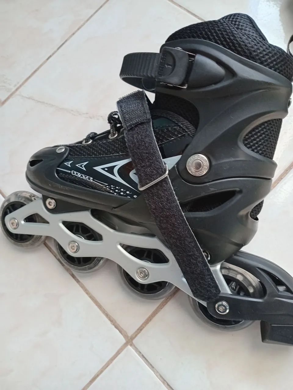 Patins ajustável  35 a 38 novo.