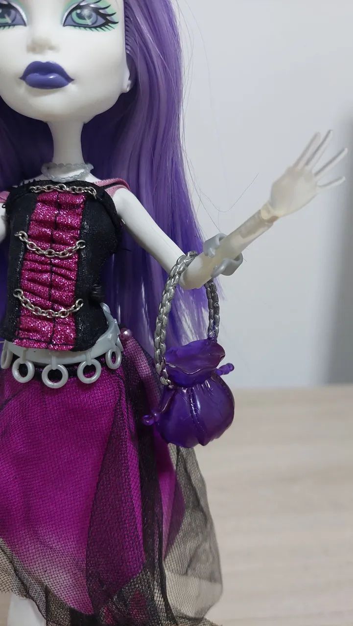 Monster High Spectra Vondergeist Creeproduction LEIA DESCRIÇÃO - Foto 5