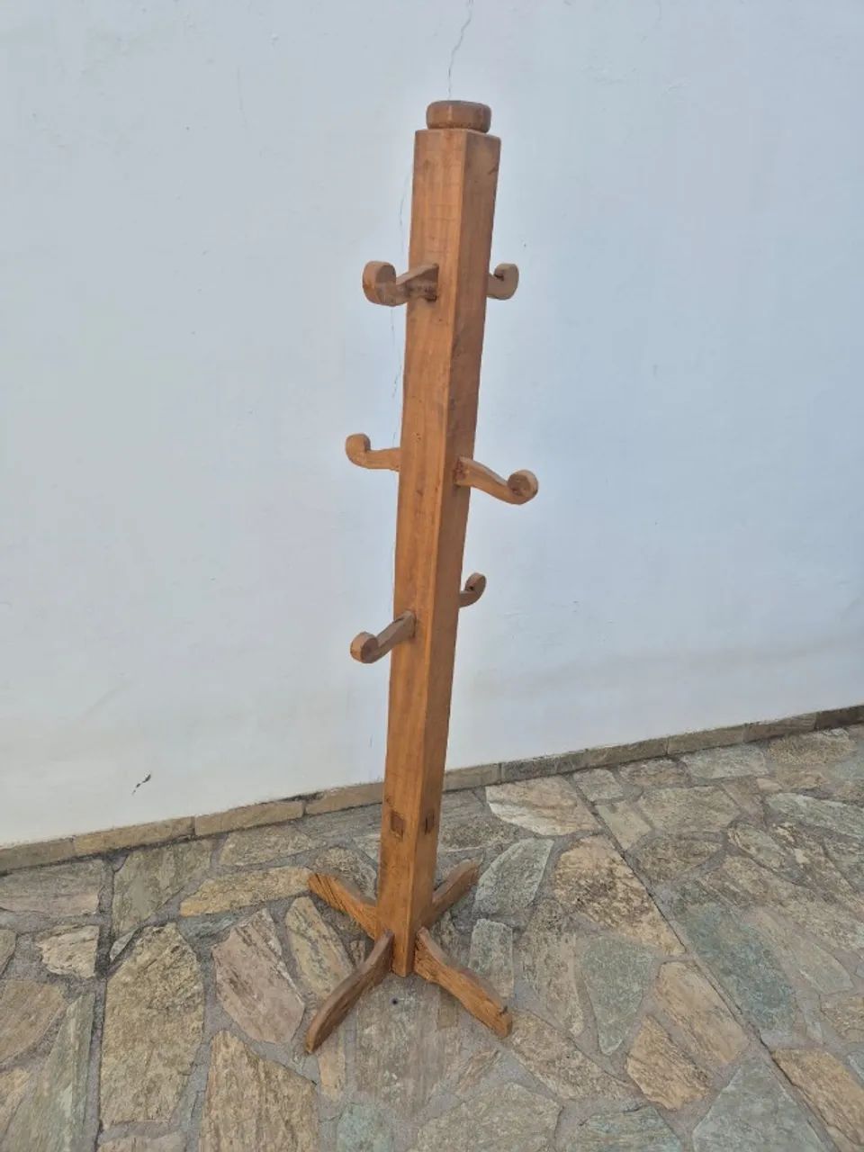 Mancebo de madeira maciça