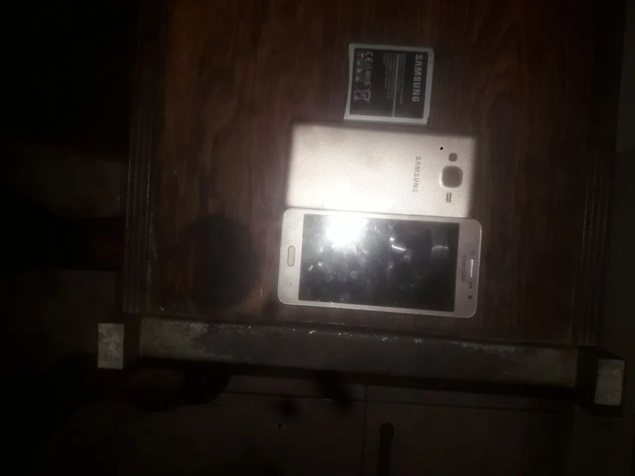 Celular j2 prime para concerto ou retirada de peças 