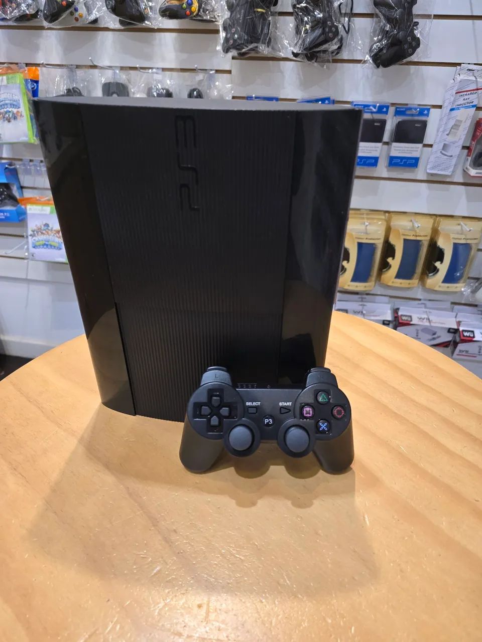 Playstation 3Hd 250gb com 15 Jogos na memória 