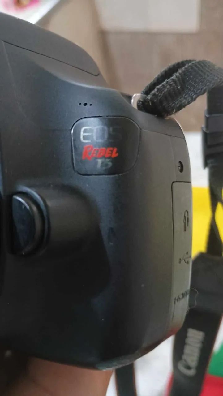 Câmera de fotógrafo profissional  - Foto 2