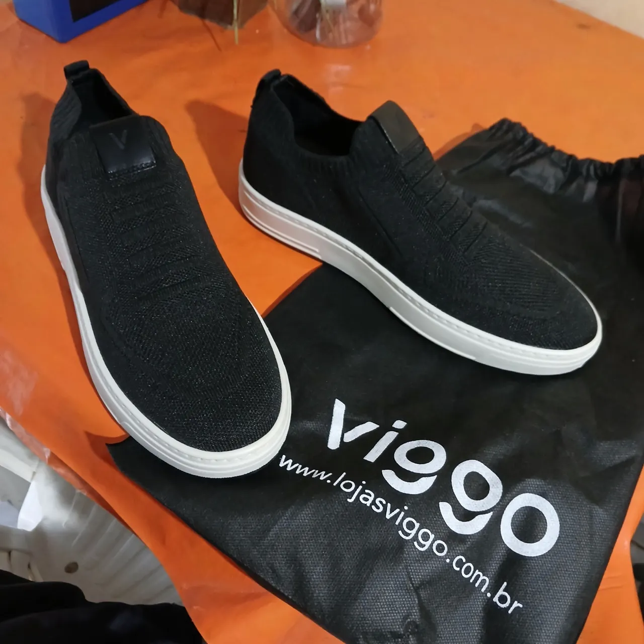 Tênis Viggo Preto com Detalhes em Branco