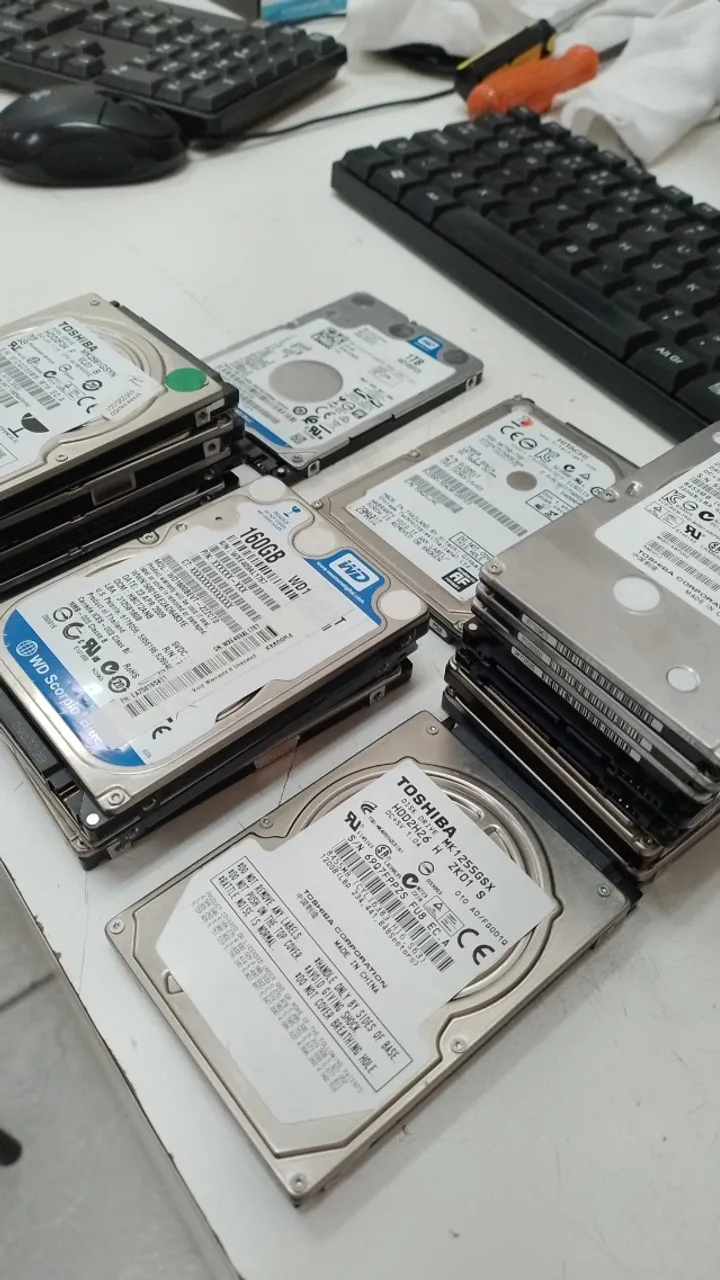 LOTE 14 HDs para notebook (aceito negociação para vender separado)