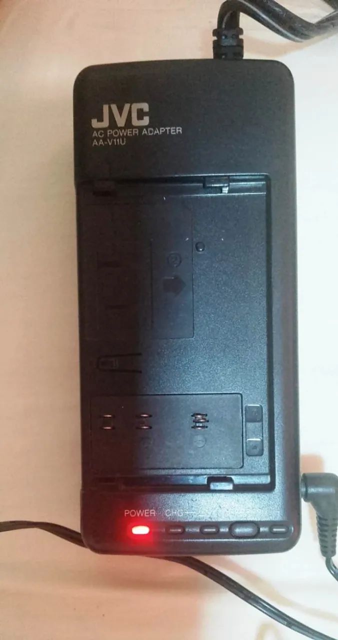 Filmadora Jvc Vhs-C Compacta Antiga Visor Color Funcionando sem bateria - Foto 2