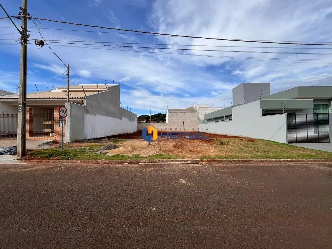 Terreno à venda, 400 m² por R$ 383.000 - Bom Jardim - Maringá/PR
