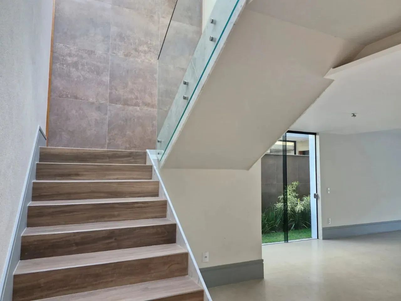 Condomínio Alphaville Barra da Tijuca, 4 Suítes , Casa contemporanea - Foto 4