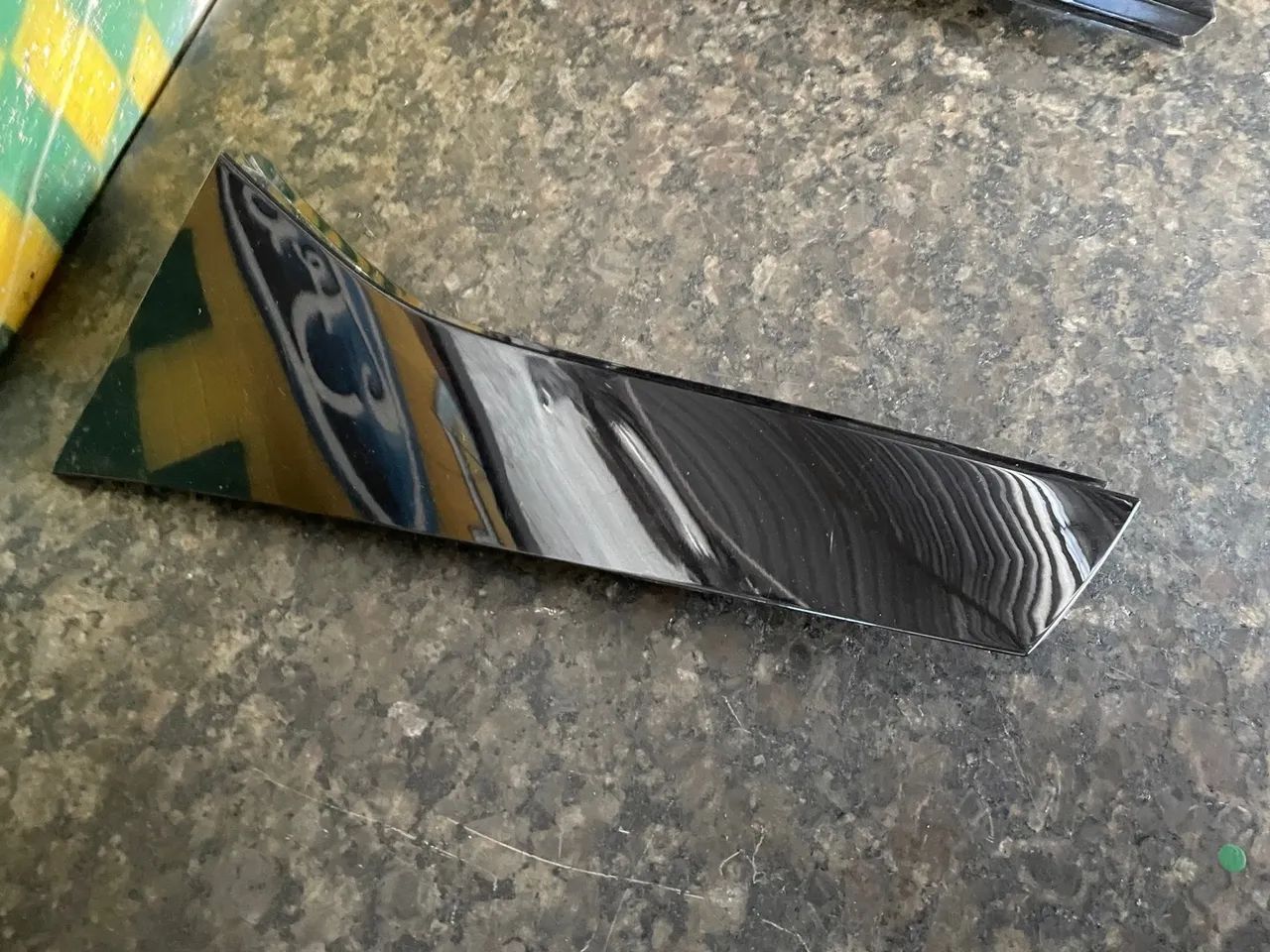 Aplique moldura black piano traseiro da mala unidade tiggo 8 2024 609000077ab 609000076ab - Foto 3