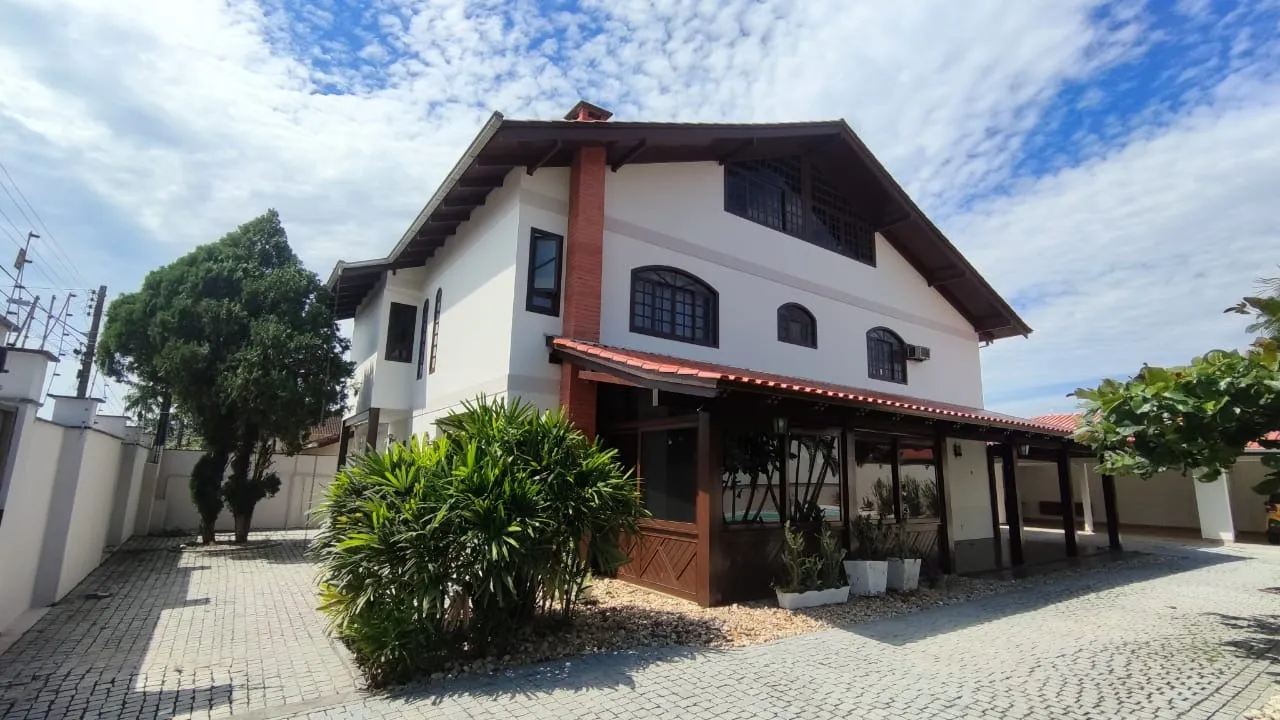 Lindo Sobrado no Boa Vista 01 Suíte + 04 Dormitórios 900m2 de Terreno Estuda Permuta