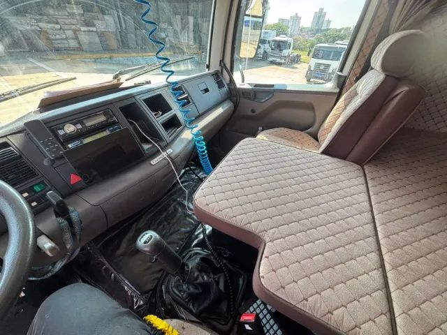 Vw 17-280 Ano 2013 C. Semi Leito Bau 7m + Plataforma - Foto 4