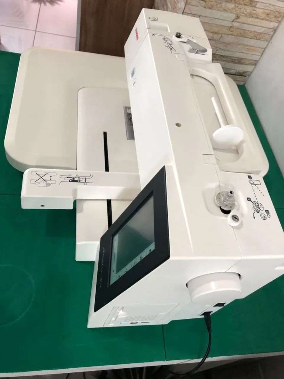 Máquina de bordado janome 500e - Foto 3