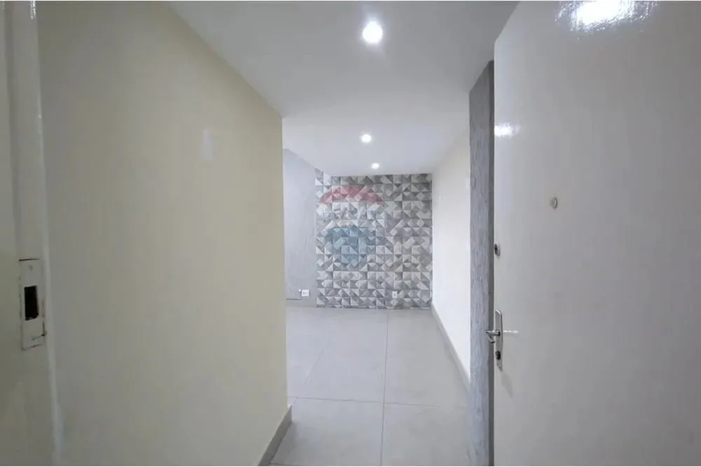 SALA comercial 40m2 localizada na Av Augusto de LIma ( em frente ao Fórum) Barro Preto em