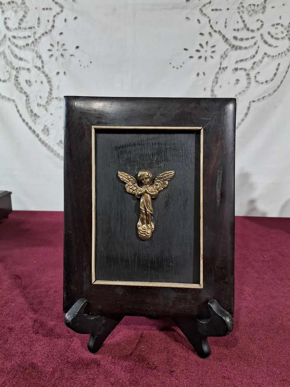 Antigo quadro em jacarandá com detalhes de osso e anjo de bronze  - Foto 5