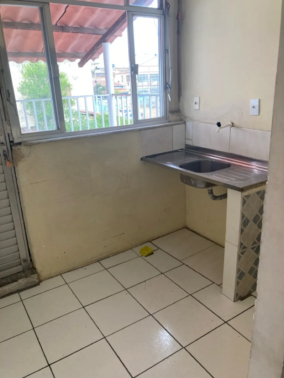 Aluga-se kitnet no Rocha SG