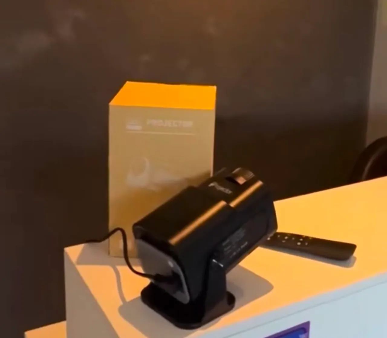 Projetor Android HY320, 1080P NOVO - Foto 2