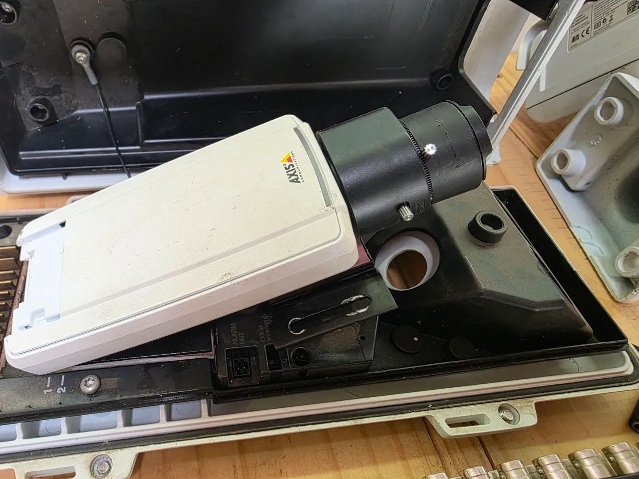 DVR Intelbras 1016 com HD 1TB e 6 cameras - Foto 3