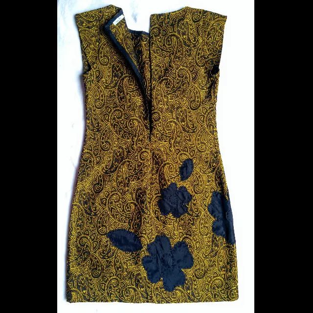 Vestido tubinho em Jacquard - Foto 3