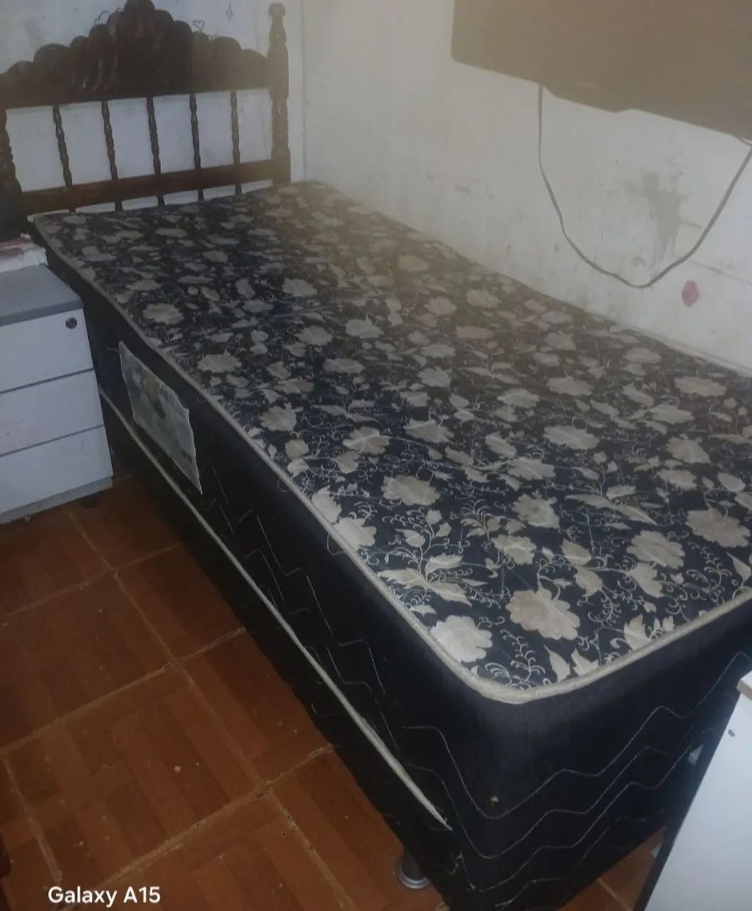 CAMA BOX SOLTEIRO DE MOLA COM AUXILIAR 