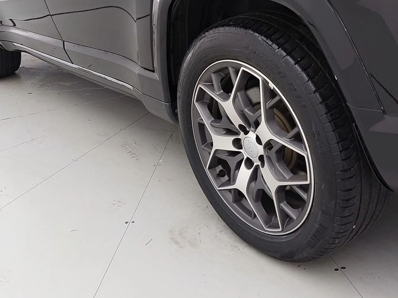 Jeep Commander Overland T270 1.3 TB Flex Aut., foto 12 de 18