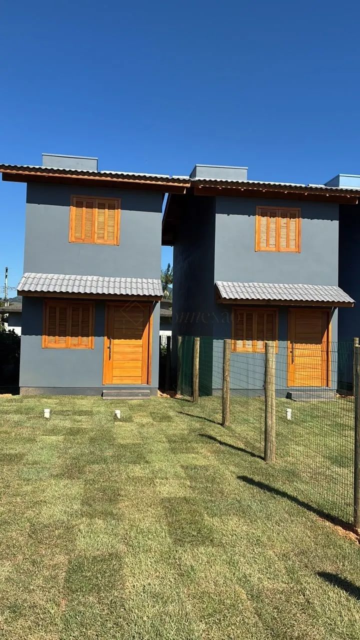 Sobrado Semi Mobiliado com 2 Quartos e Pátio Individual em Garopaba, Ressacada. - Foto 3