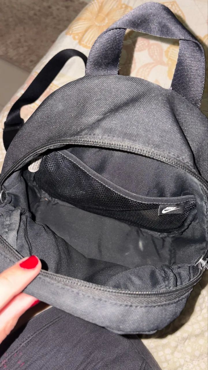 vendo bolsa nike pequena preta  - Foto 2