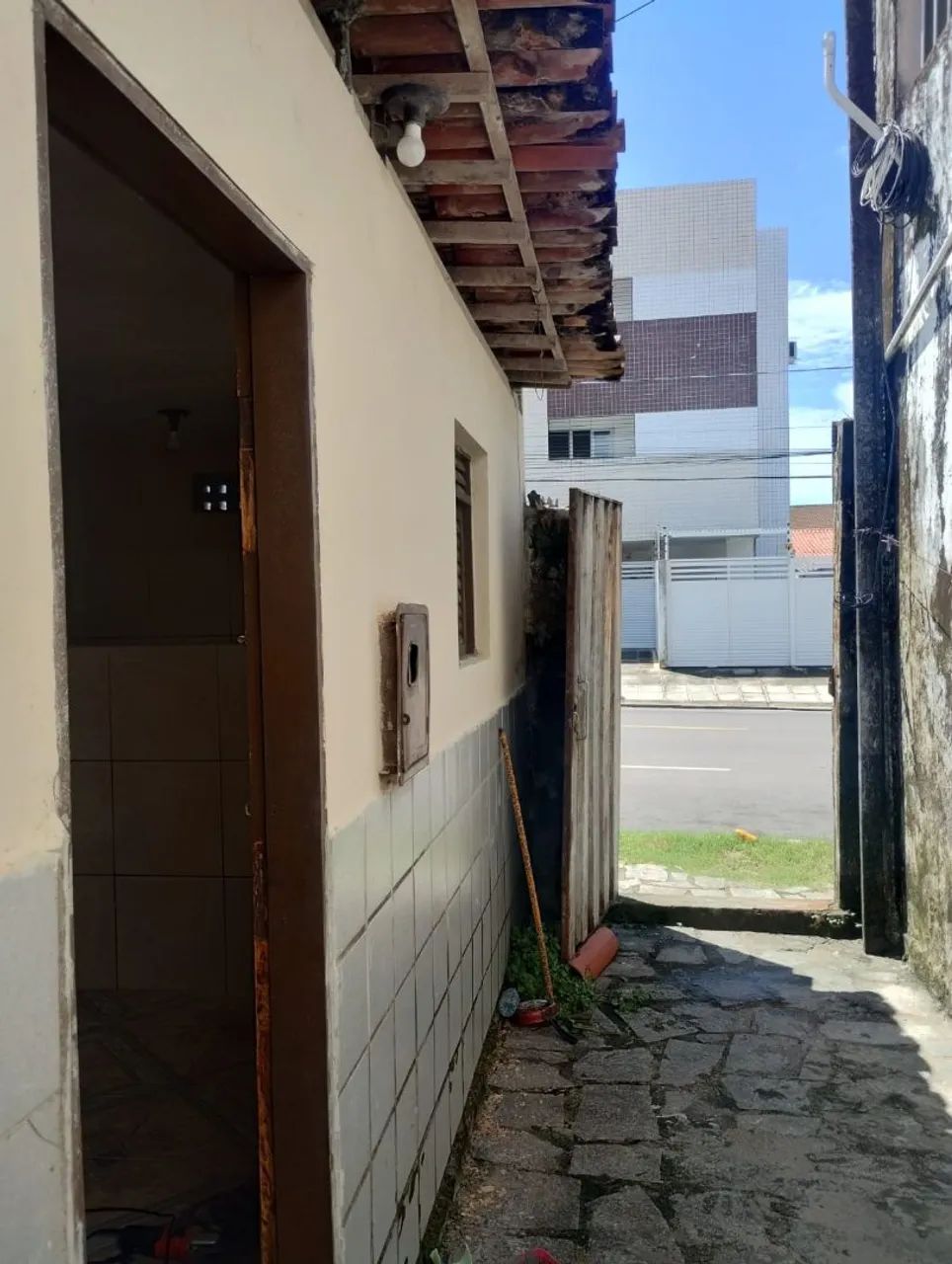 Alugo Casa