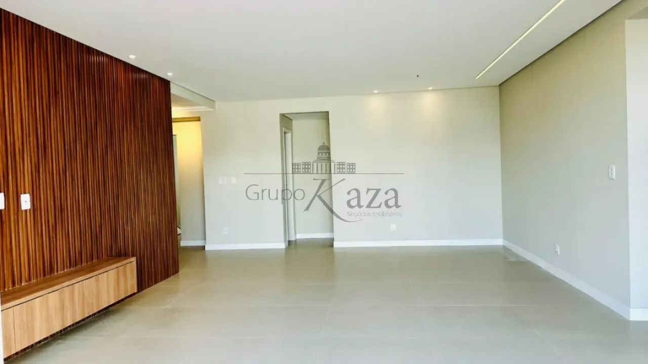 Apartamento - Edifício Marya Lucia - Centro - 4 Dormitórios - 158m².