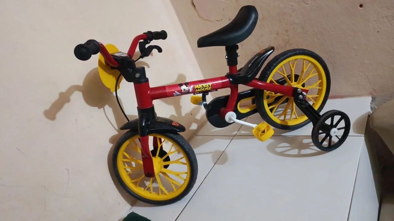 Vende se uma bicicleta infantil  - Foto 3