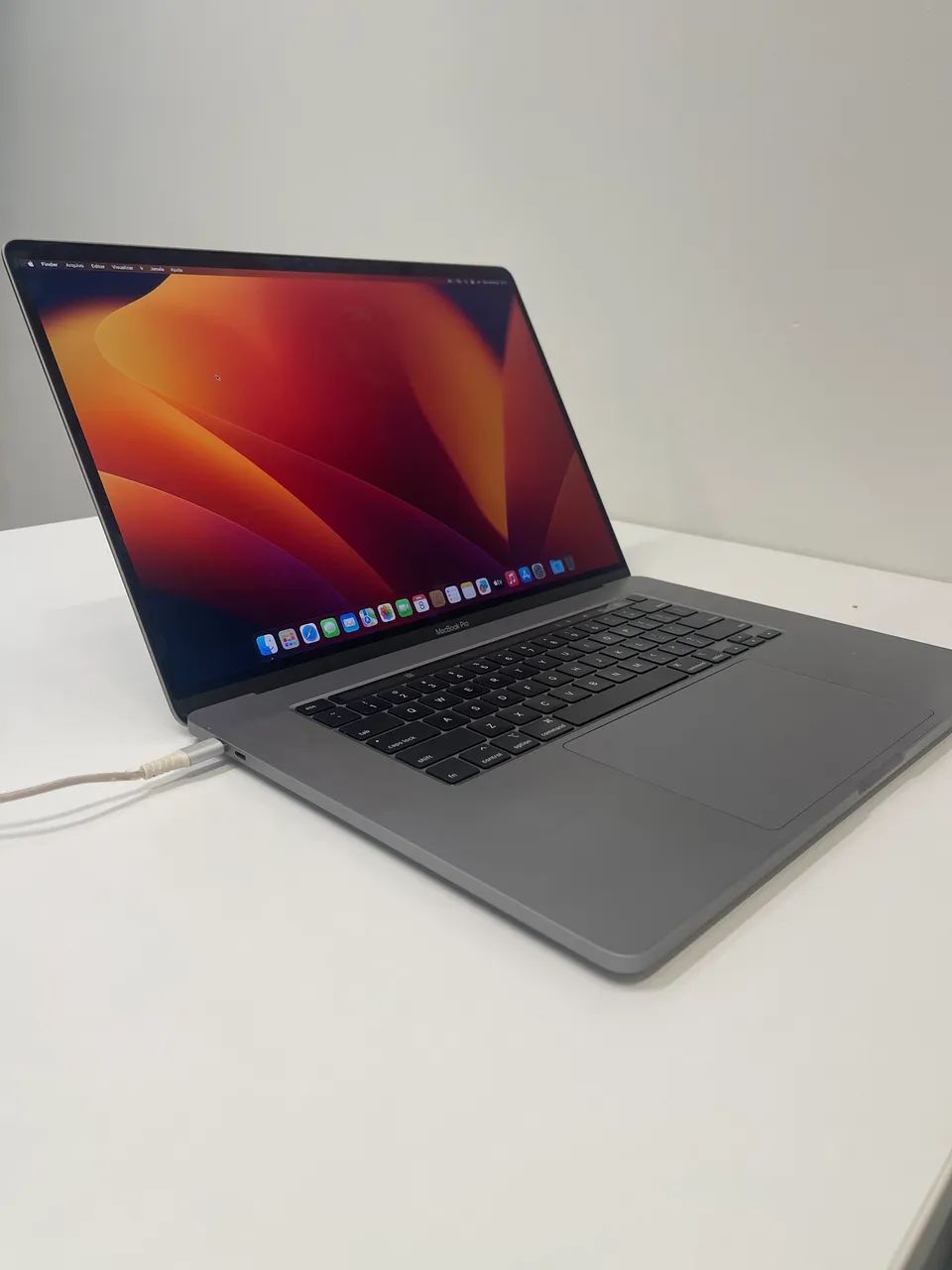 MacBook Pro 16-inch 2019 I7 6-core Touchbar - Notebooks - Rochdale