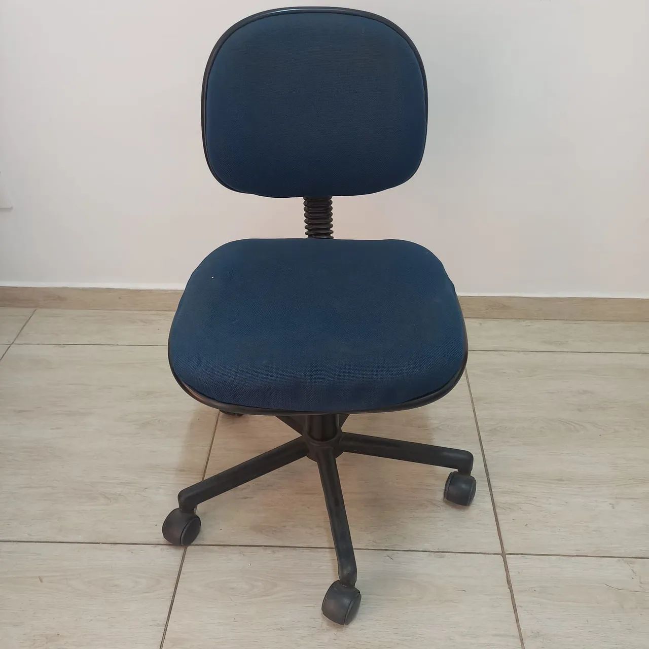 4 cadeiras pelo preço de uma  - Foto 4