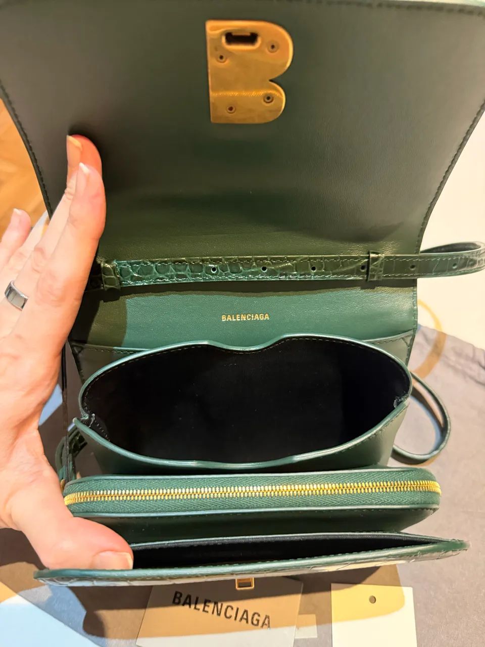 Bolsa Balenciaga com pele de crocodilo - Original e nova  - Foto 4