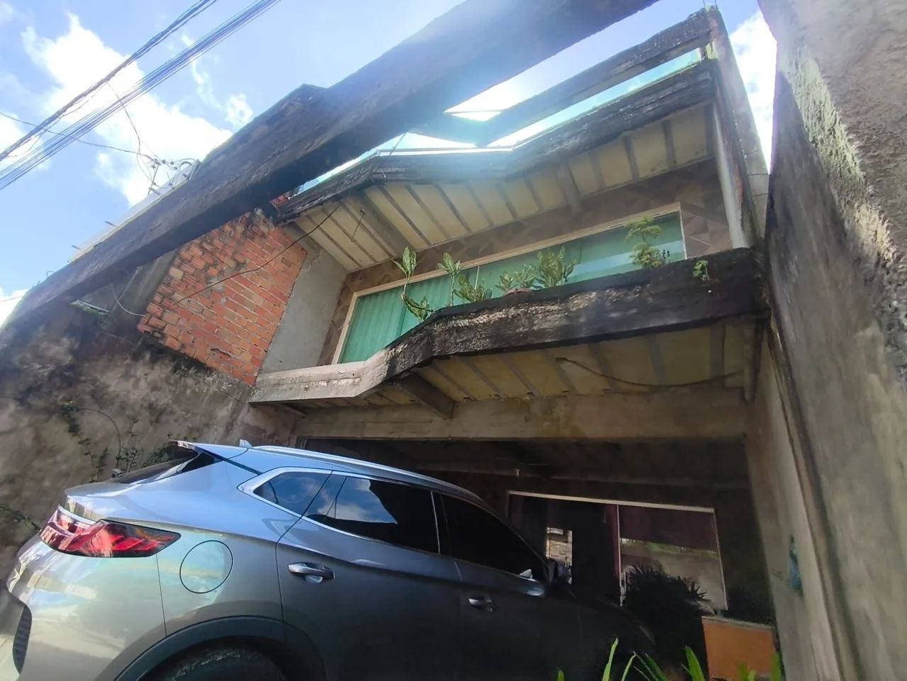 CASA ESPAÇOSA E COMPLETA À VENDA ® - Foto 2