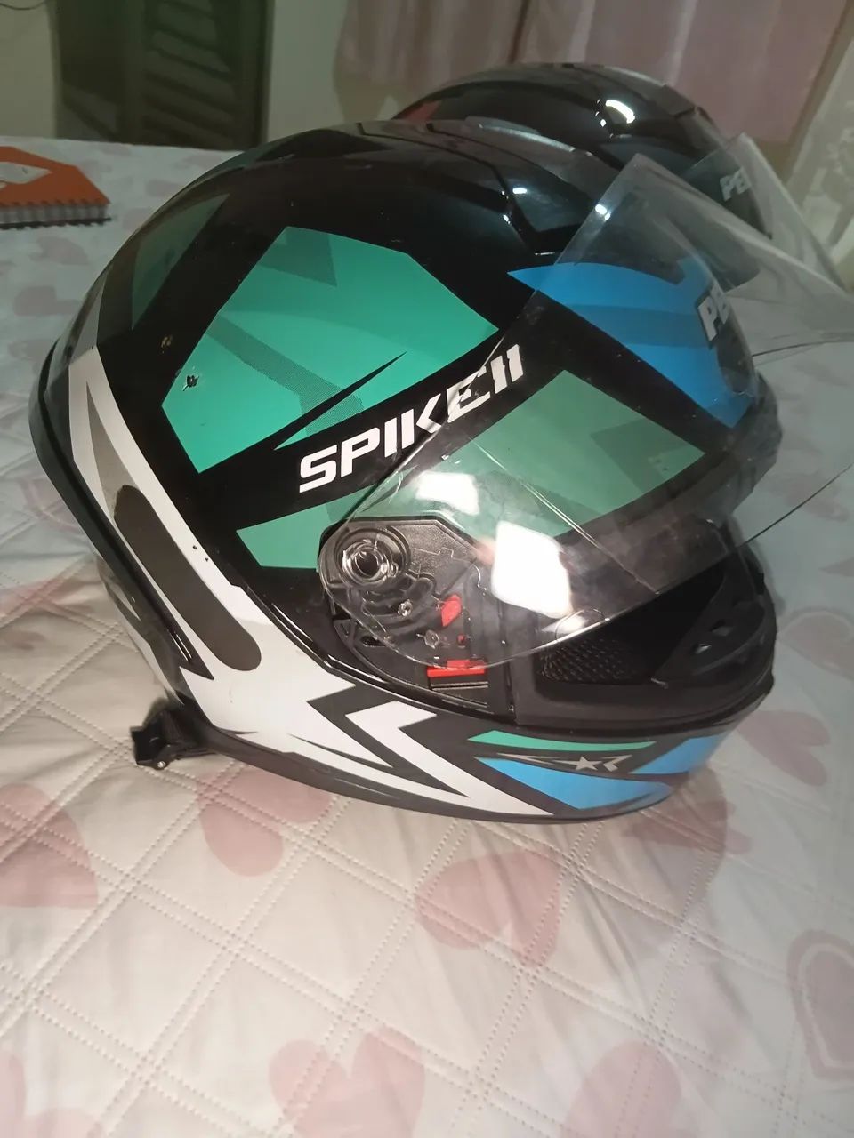 VENDO CAPACETES SEMI NOVOS - Foto 3