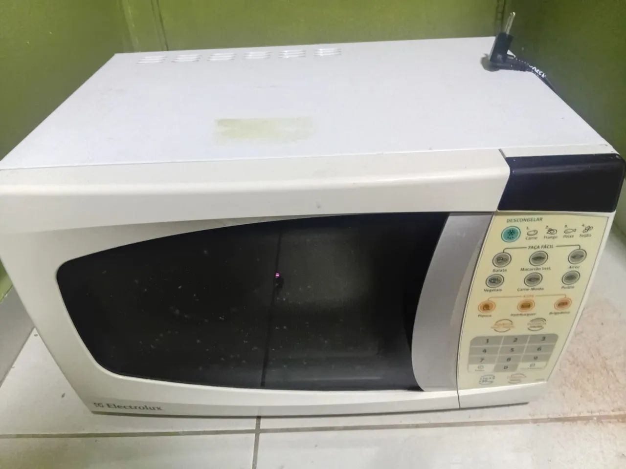 MICRO-ONDAS ELECTROLUX - SUPER CONSERVADO! - Foto 2