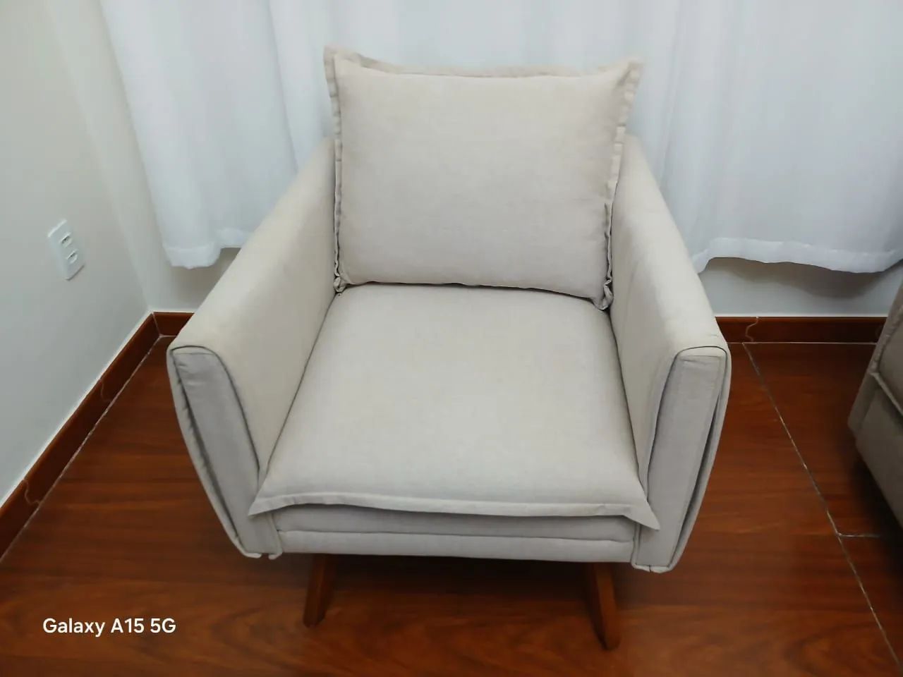 Vendo poltrona de linho 