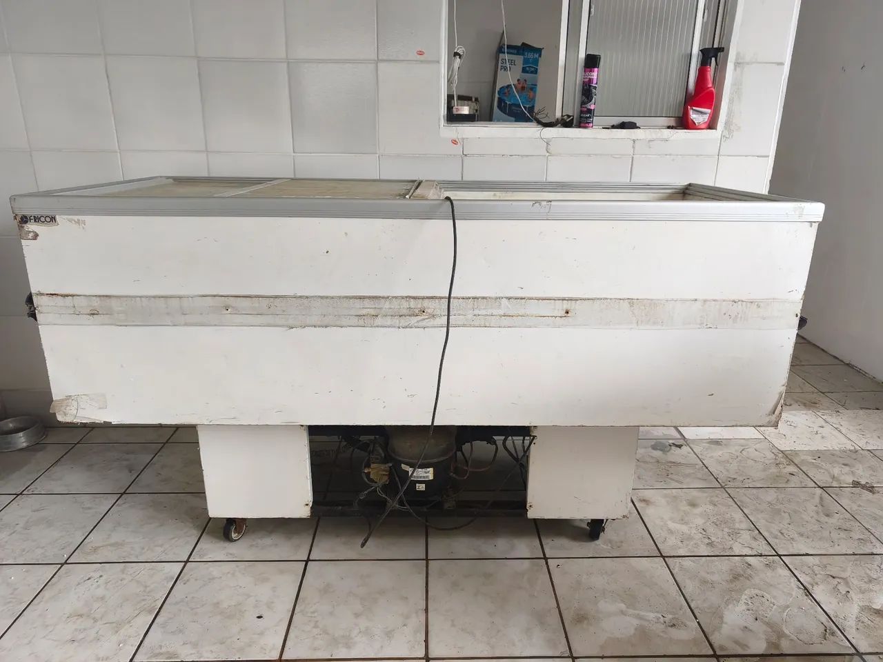 Vendo ilha freezer de 2 metros barata. - Foto 4
