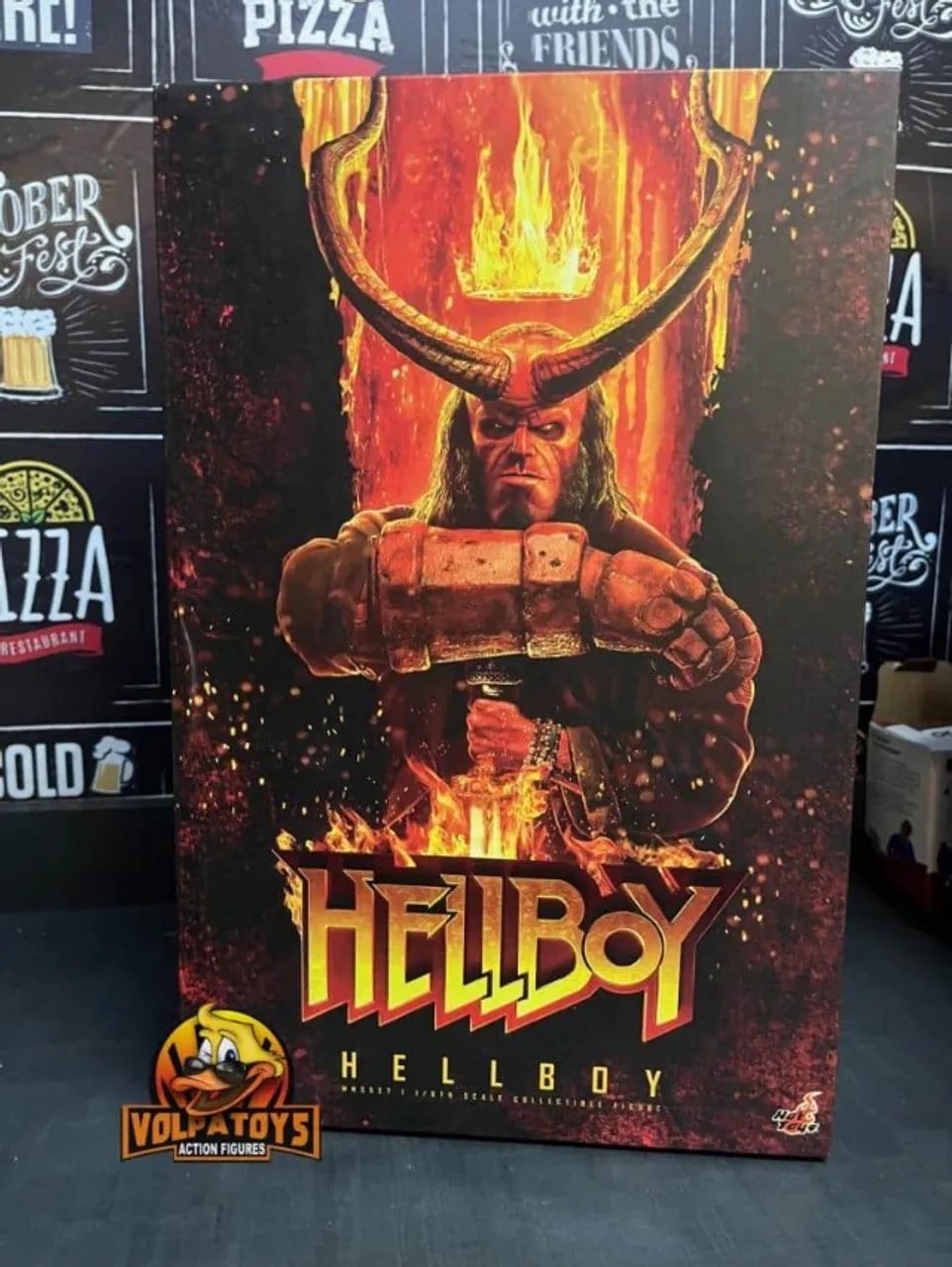 action figure - Hellboy 2019 - Hot Toys MMS527 Escala 1/6 - Foto 3