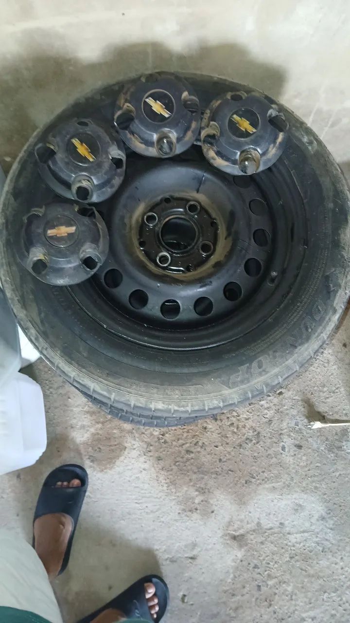 Vendo pneus com rodas  - Foto 2
