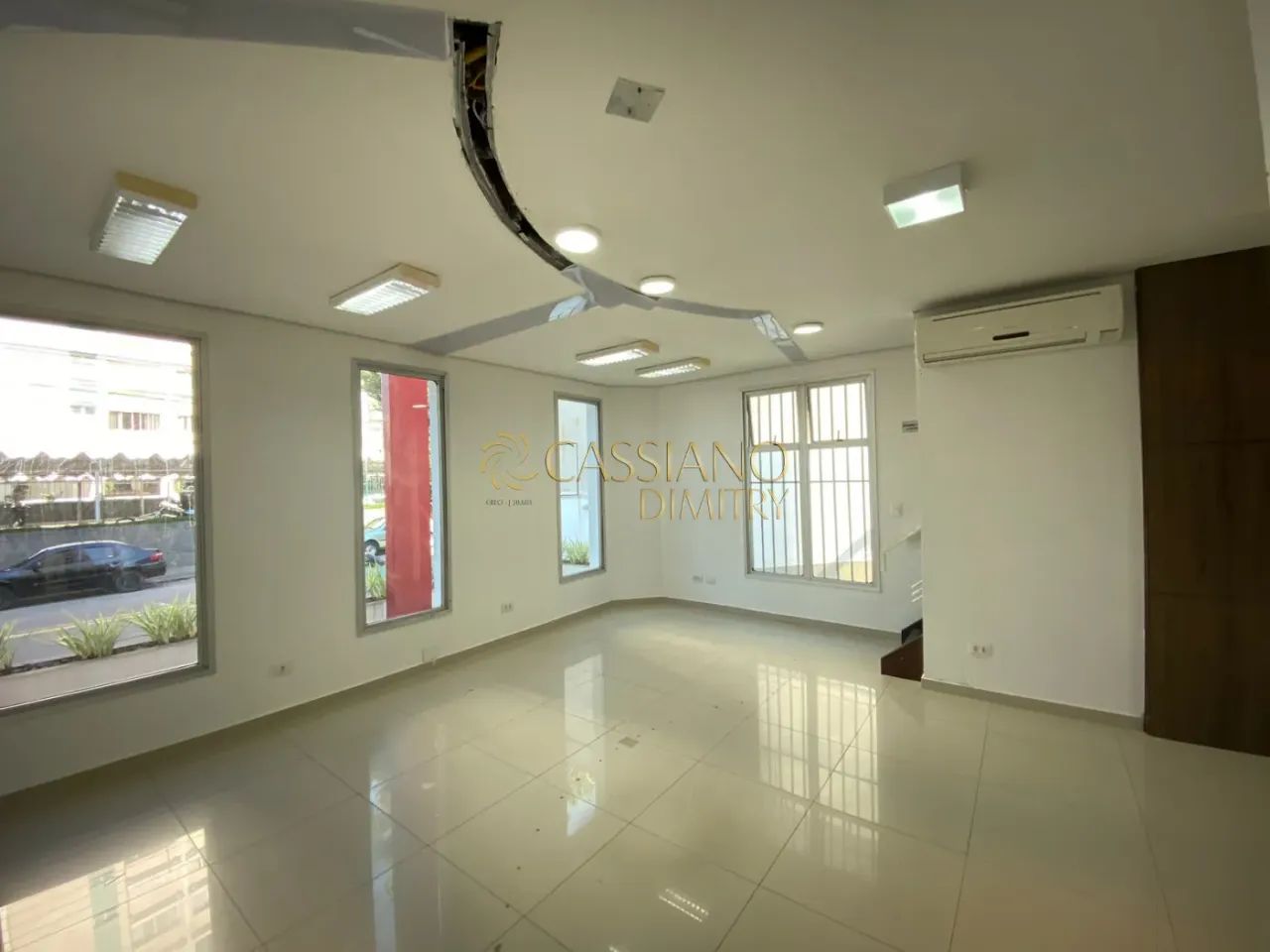 Loja comercial para venda e locação de 80m² | 02 banheiros e 06 vagas de garagem | Edifíci - Foto 2