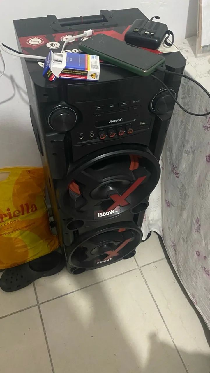 Caixa de som 1300w 