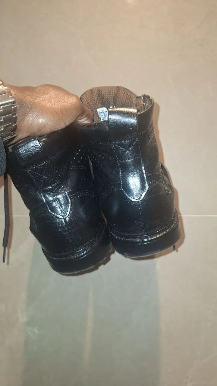 Bota de couro 44 c/ zíper - Foto 2