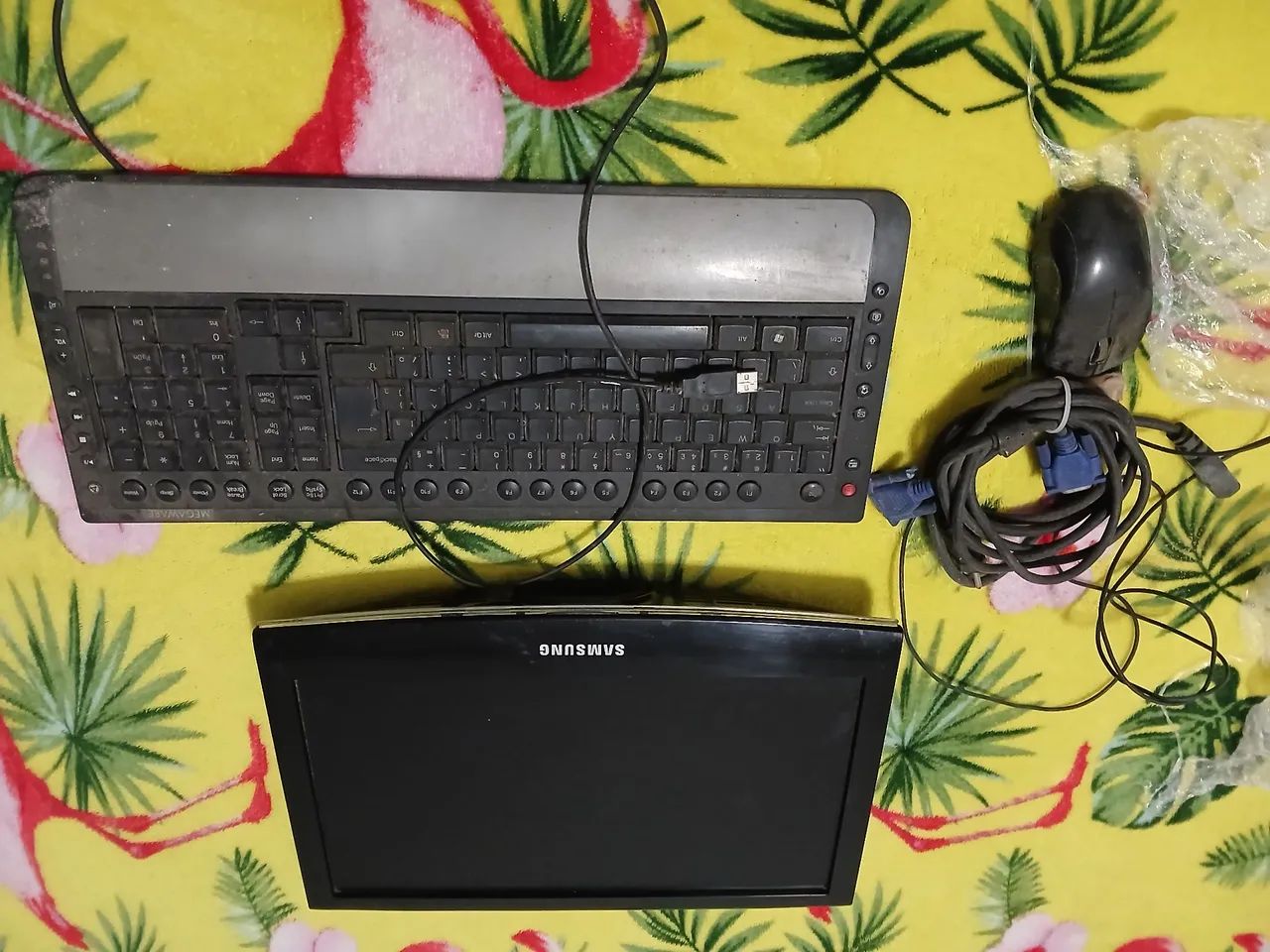 Monitor e caixinha de som - Foto 3