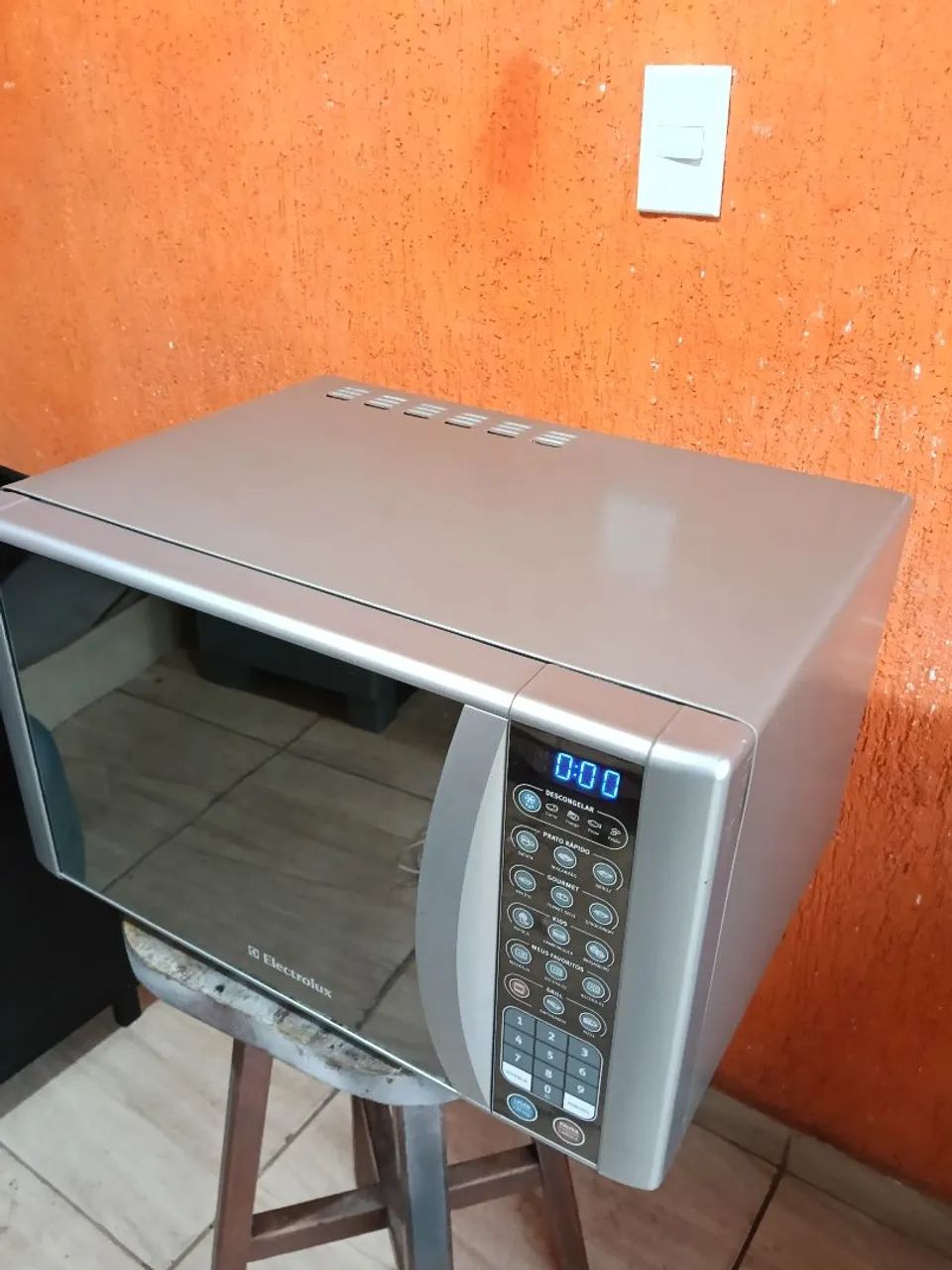 MICROONDAS ELECTROLUX INOX 31 LITROS - Foto 2