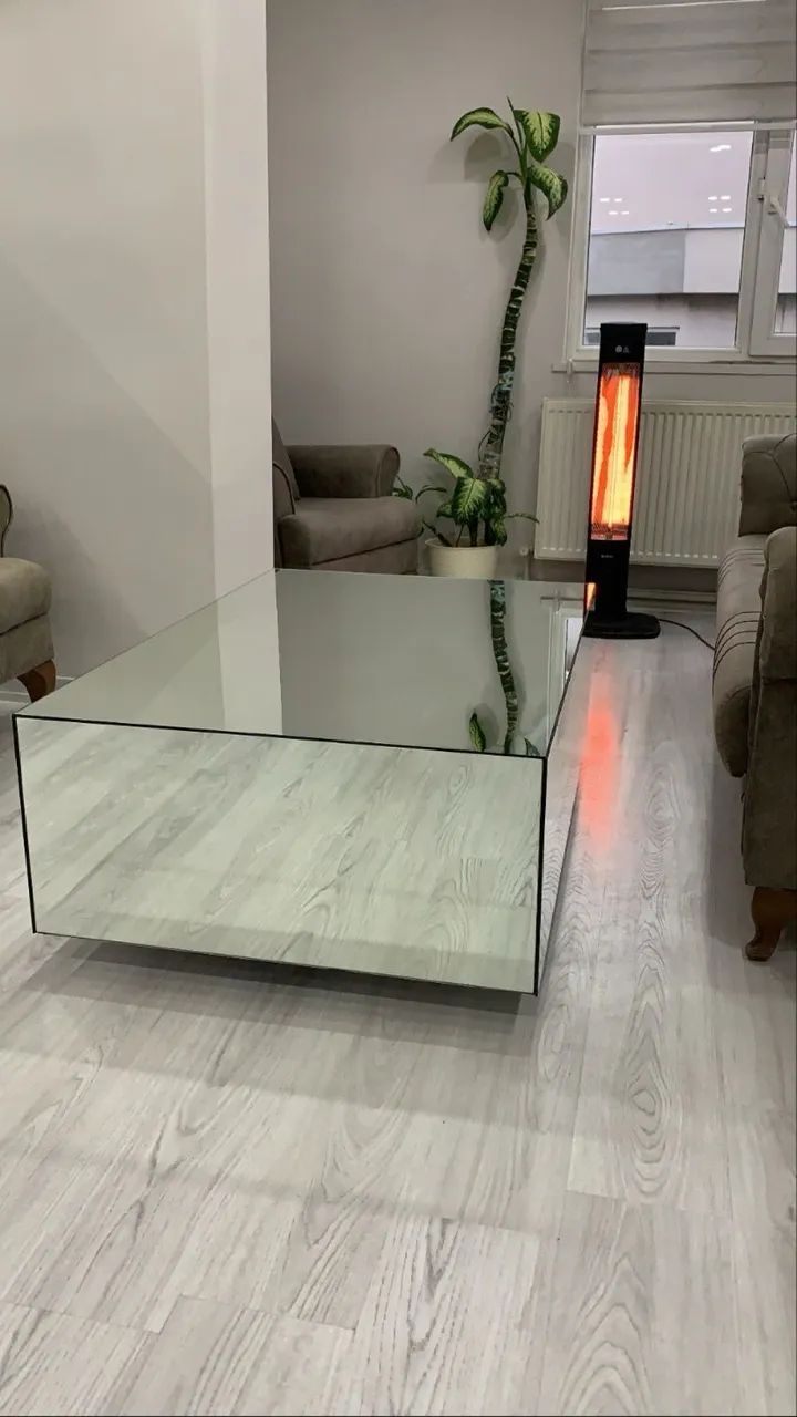 Mesa de centro espelhada 