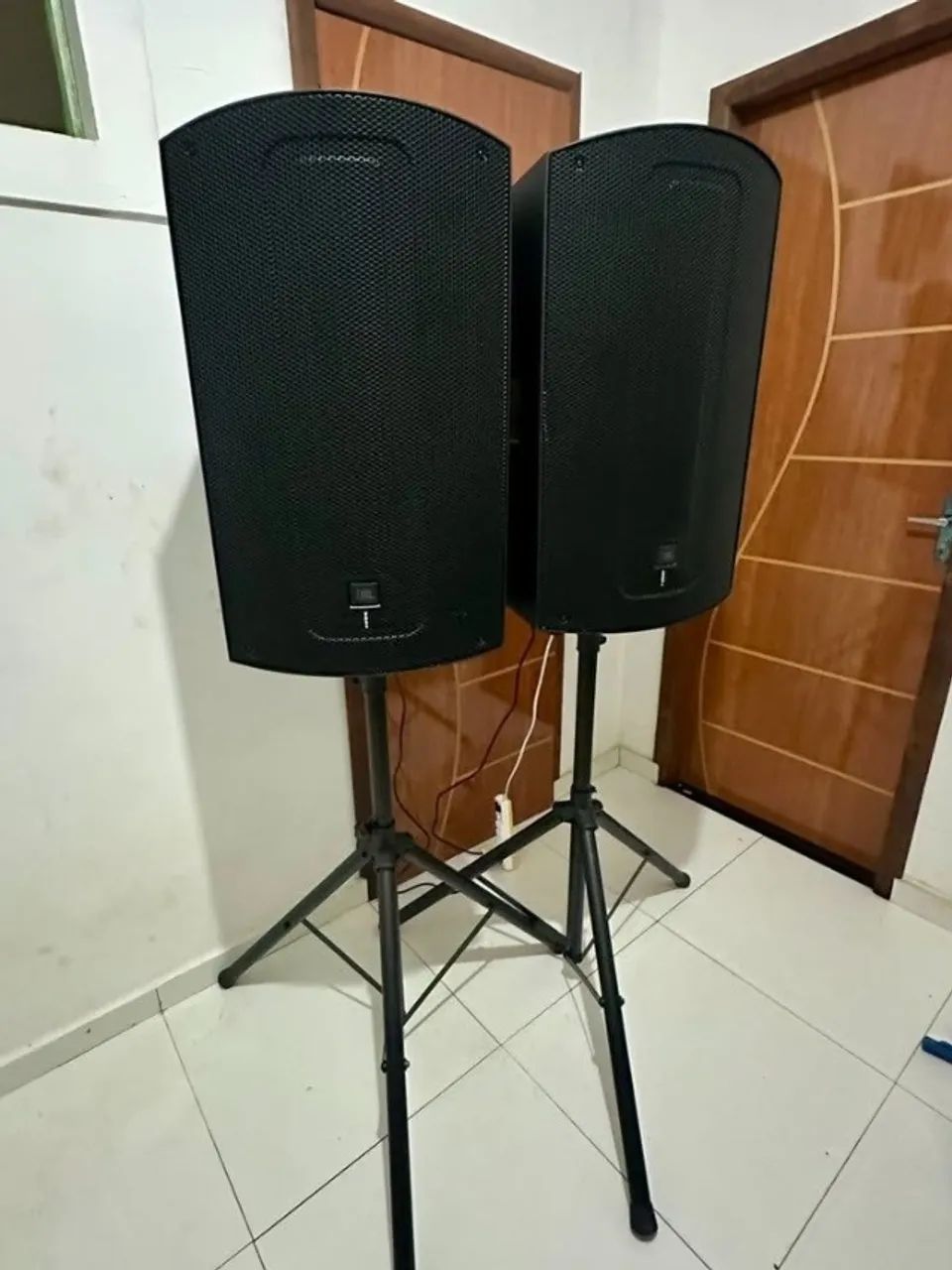 Aluguel de Som Profissional JBL MAX 15 (O Par) + Microfone - Foto 4